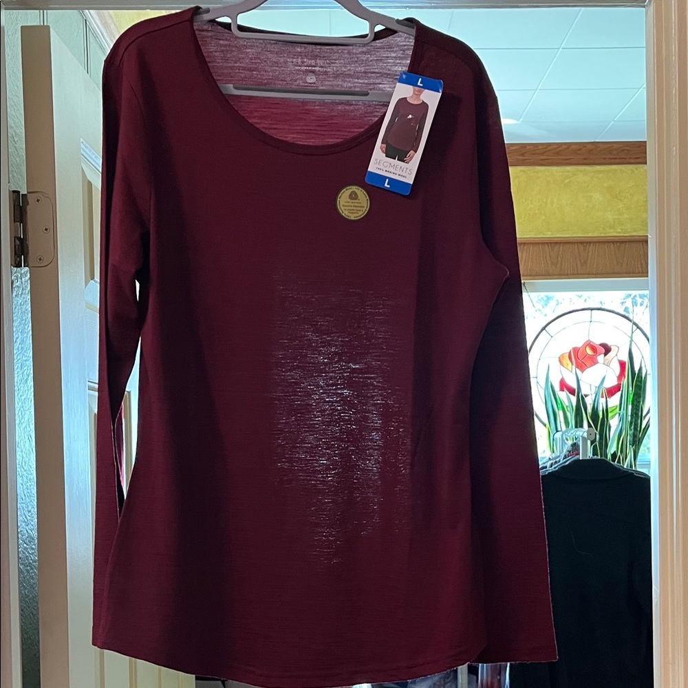 Segments 100% pure new wool maroon long sleeve top